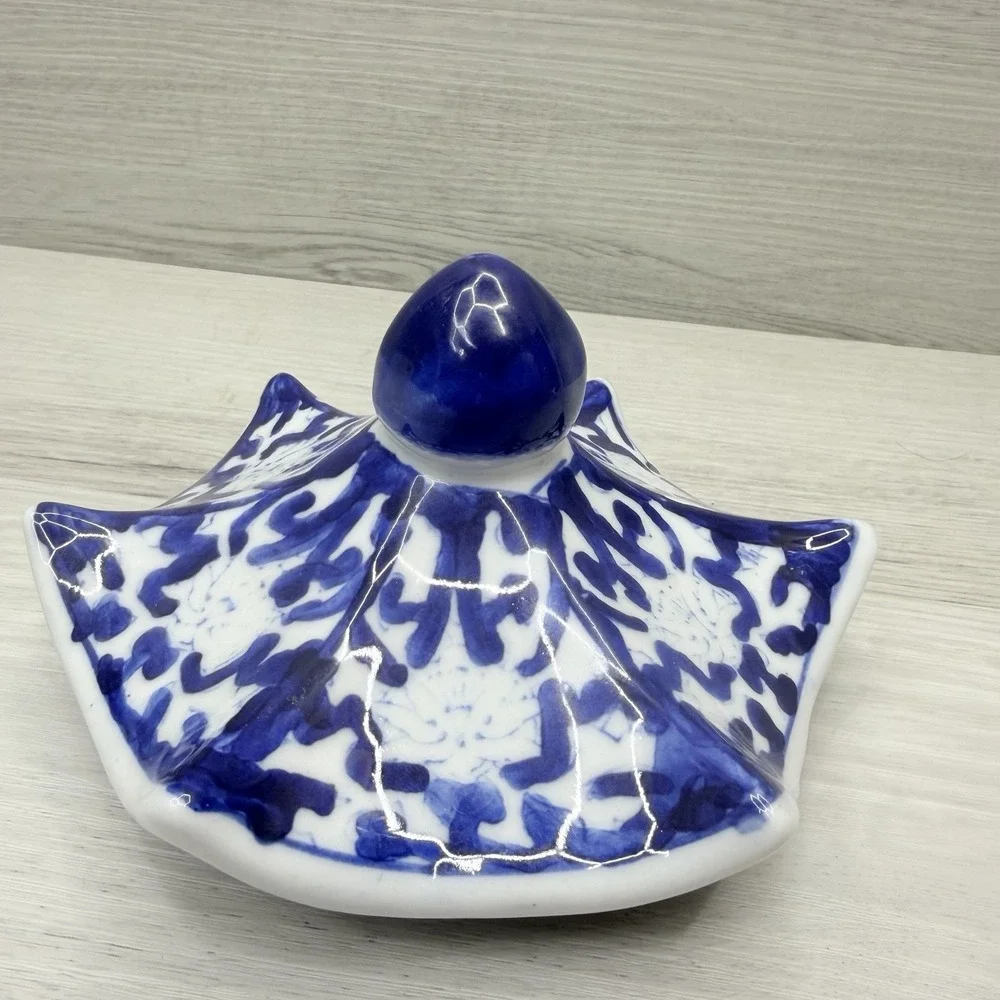 Blue White Porcelain Jar Lid Chinoiserie Scrolling Vine Finial
